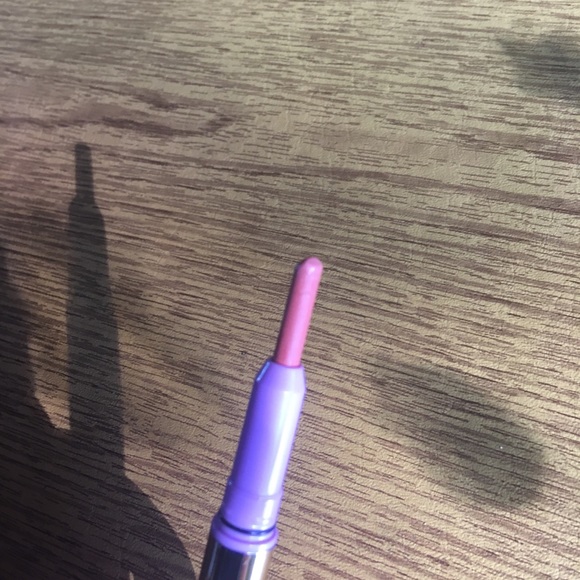 SALE!🌞(Almost New) The Lip Architect Tarte - Picture 7 of 8